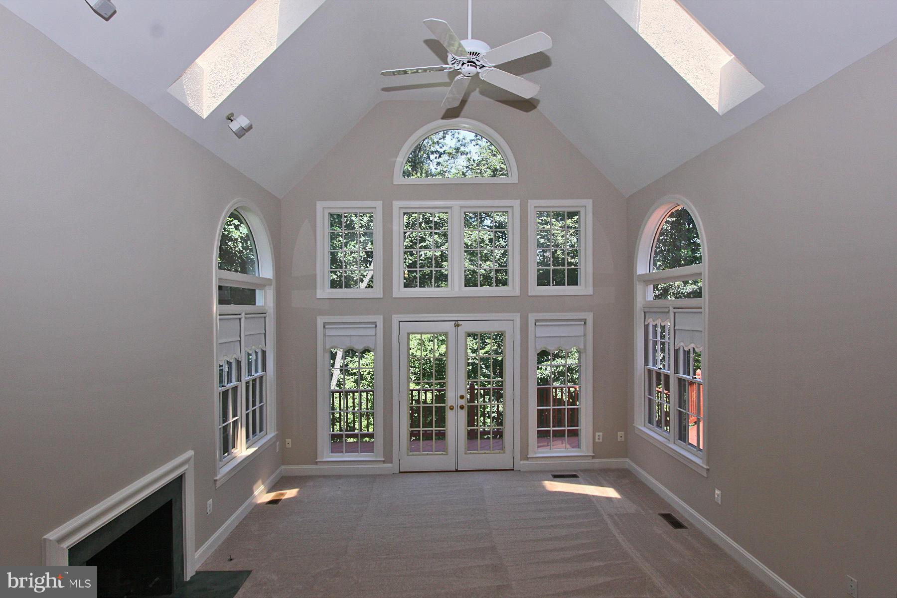 11328 Woodbrook Lane Reston, VA 20194 - Photo 11 of 30 Family Room