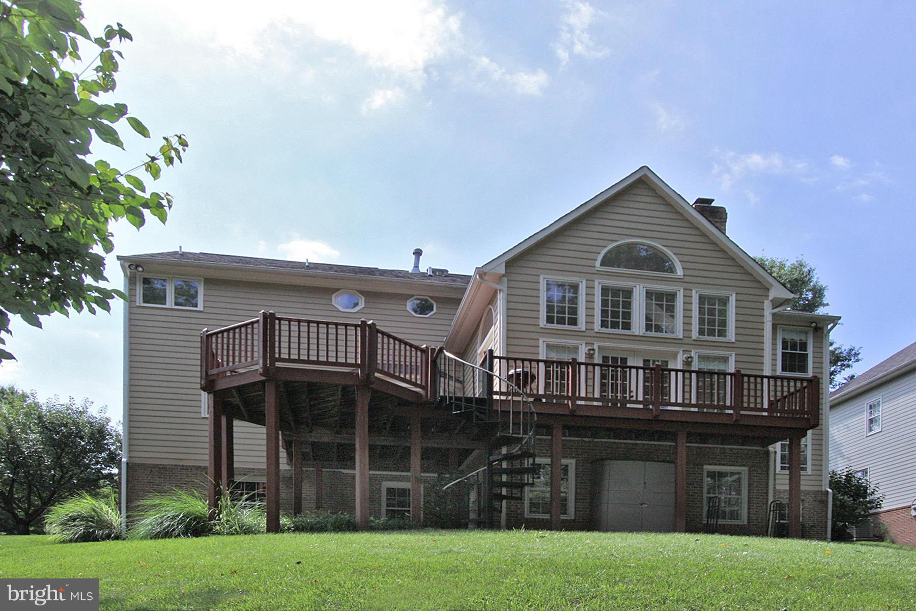 11328 Woodbrook Lane Reston, VA 20194 - Photo 30 of 30 Exterior (Rear)
