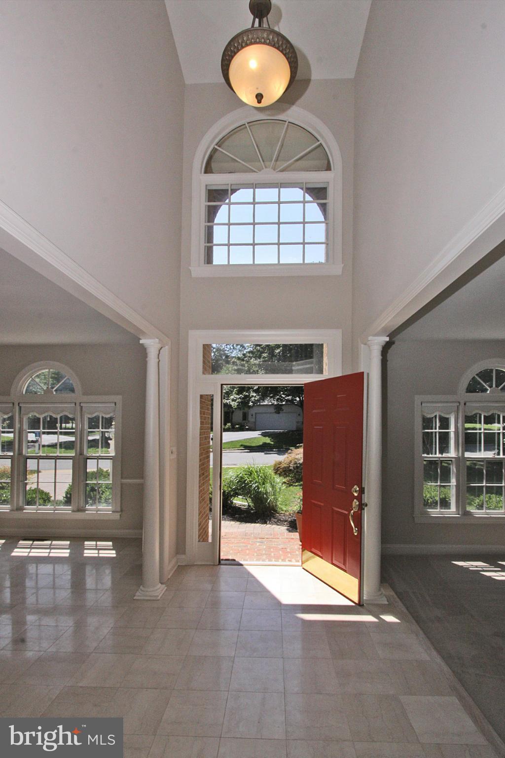 11328 Woodbrook Lane Reston, VA 20194 - Photo 4 of 30 Interior (General)