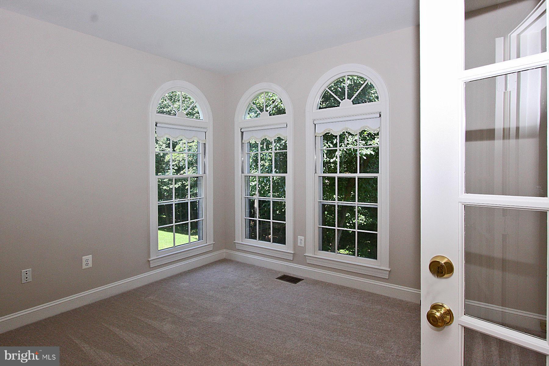 11328 Woodbrook Lane Reston, VA 20194 - Photo 9 of 30 Interior (General)