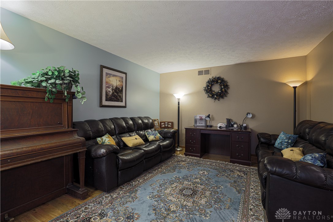 1948 Hook Road Xenia, OH 45385 - Photo 18 of 72 Gallery Image 18