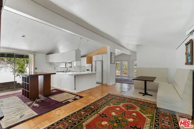 $289,000 | 23777 Mulholland Highway, Unit 70, Calabasas, CA 91302