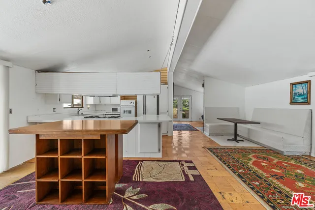 $289,000 | 23777 Mulholland Highway, Unit 70, Calabasas, CA 91302