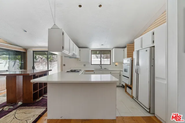 $289,000 | 23777 Mulholland Highway, Unit 70, Calabasas, CA 91302