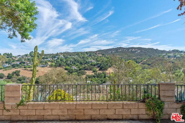 $289,000 | 23777 Mulholland Highway, Unit 70, Calabasas, CA 91302