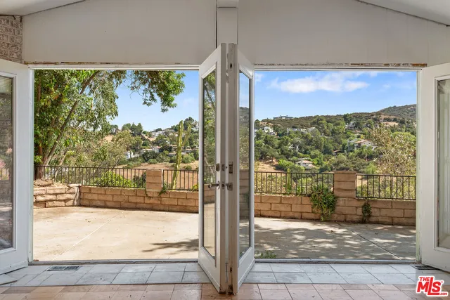 $289,000 | 23777 Mulholland Highway, Unit 70, Calabasas, CA 91302