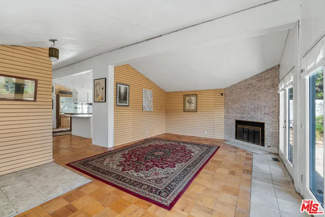 $289,000 | 23777 Mulholland Highway, Unit 70, Calabasas, CA 91302