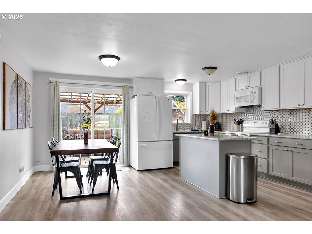 1533 Sequoia Avenue Springfield, OR 97477 - Photo 15 of 46