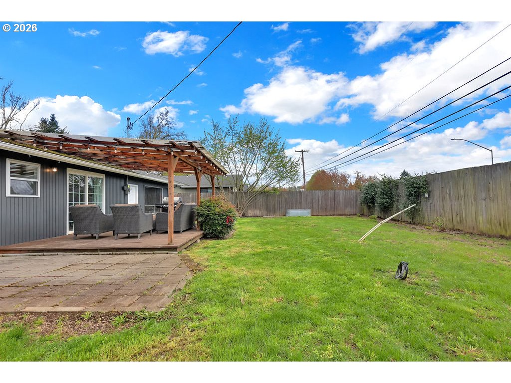 1533 Sequoia Avenue Springfield, OR 97477 - Photo 37 of 46