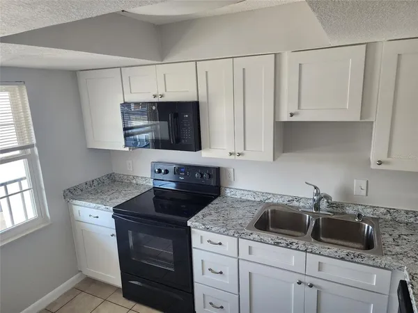 $115,000 | 333 North Lake Howard Drive, Unit 313A, Winter Haven, FL 33880