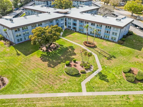 $115,000 | 333 North Lake Howard Drive, Unit 313A, Winter Haven, FL 33880