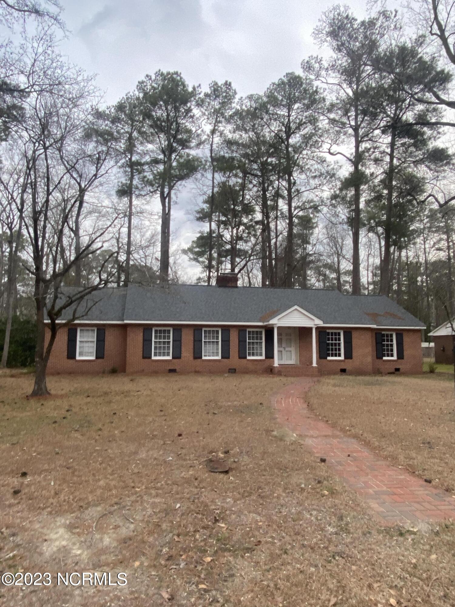 2200 Riley Road Kinston, NC 28504 - Photo 2 of 19 Front View
