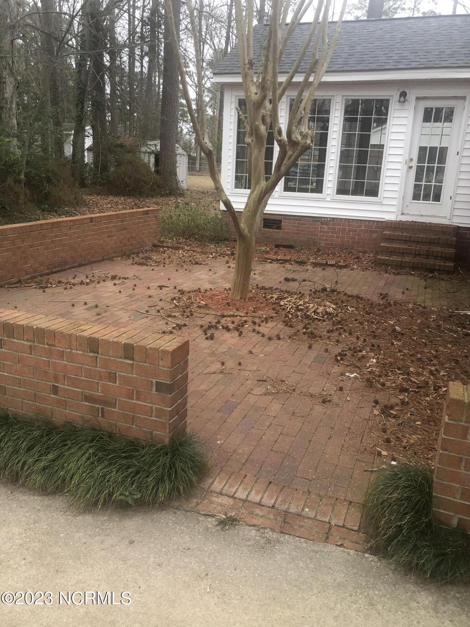 2200 Riley Road Kinston, NC 28504 - Photo 4 of 19 Back