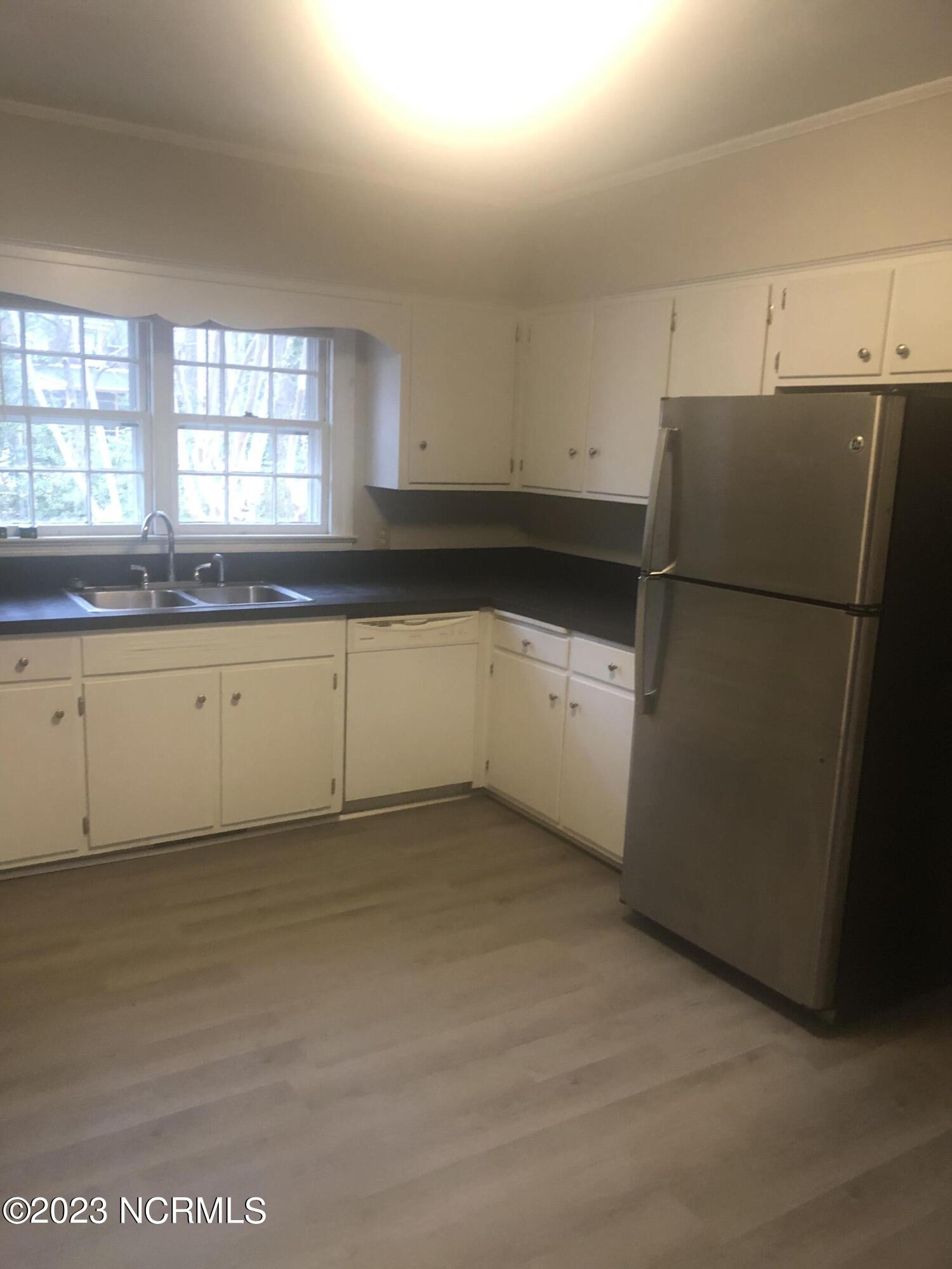 2200 Riley Road Kinston, NC 28504 - Photo 8 of 19 Kitchen2