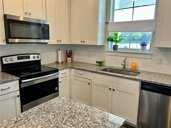 $2,495 | 532 Jetstar Lane, Oldsmar, FL 34677