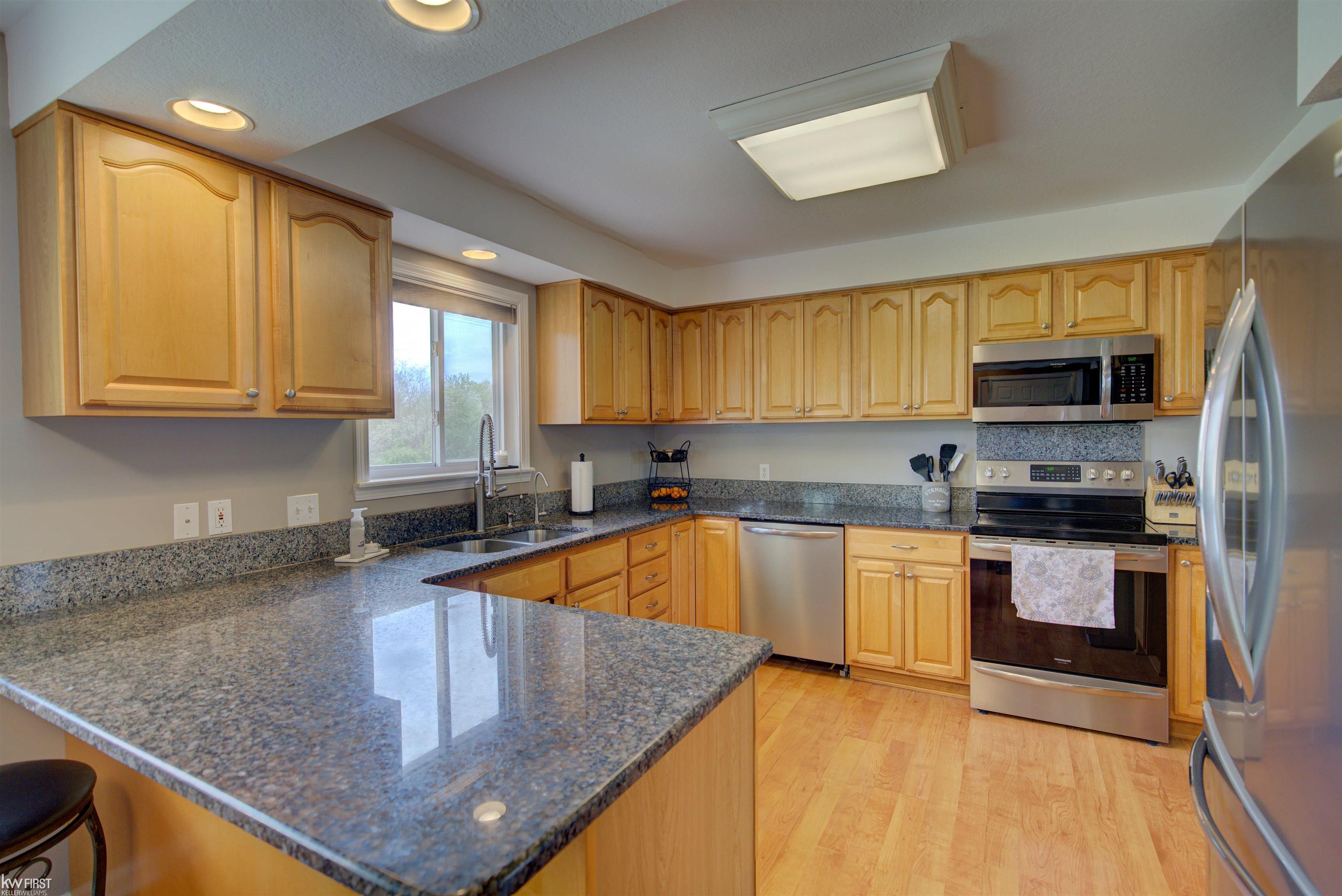 9225 Perry Road Grand Blanc, MI 48439 - Photo 2 of 52 50140362-7f3057f6-a864-4193-b87d-a2a312352ff6.JPG