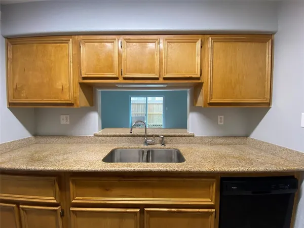 $1,350 | 215 Postoffice Street, Unit 605, Galveston, TX 77550