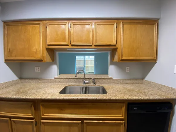 $1,500 | 215 Postoffice Street, Unit 605, Galveston, TX 77550