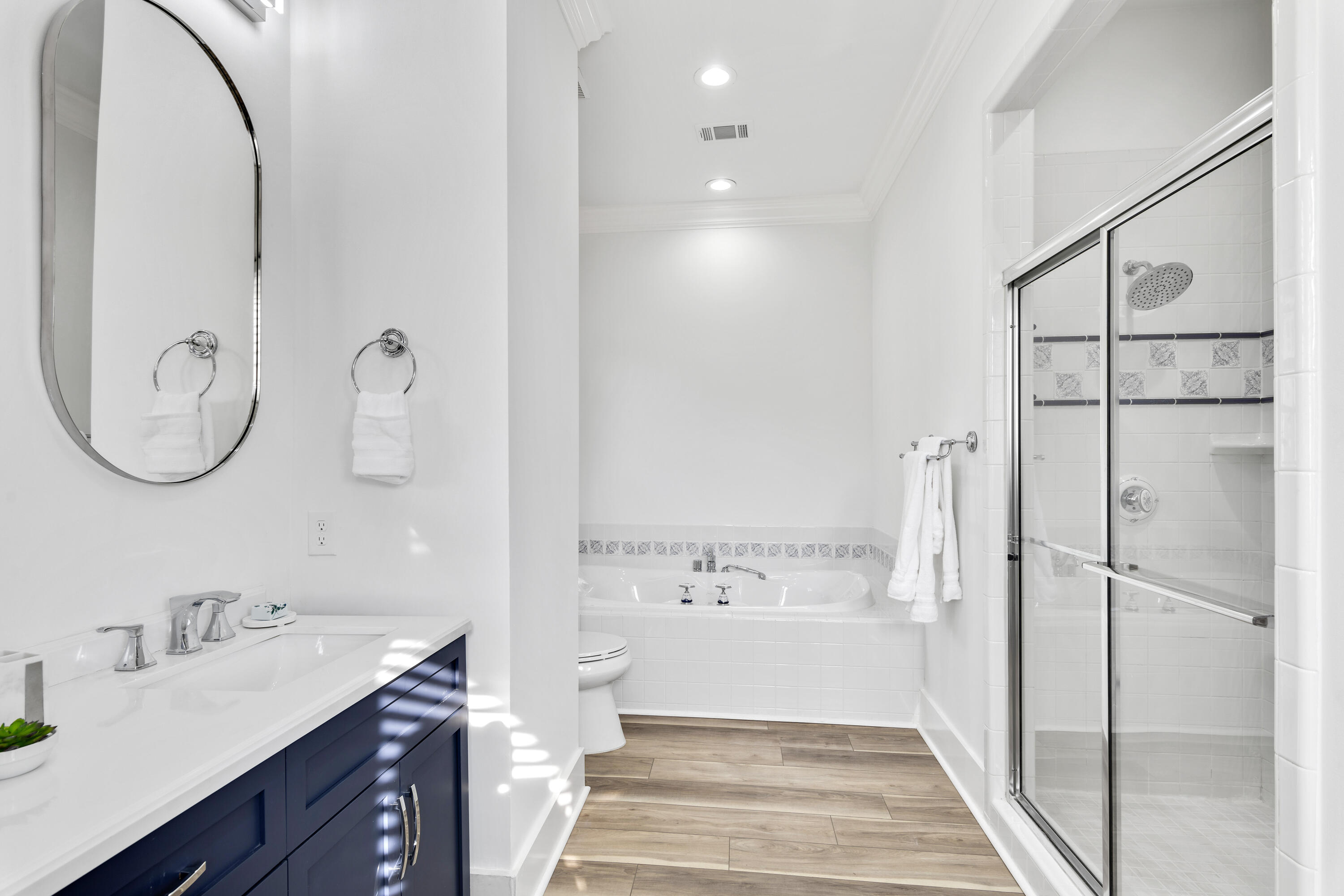 37 Rue Martine Miramar Beach, FL 32550 - Photo 32 of 49 Second Level En-Suite Bath