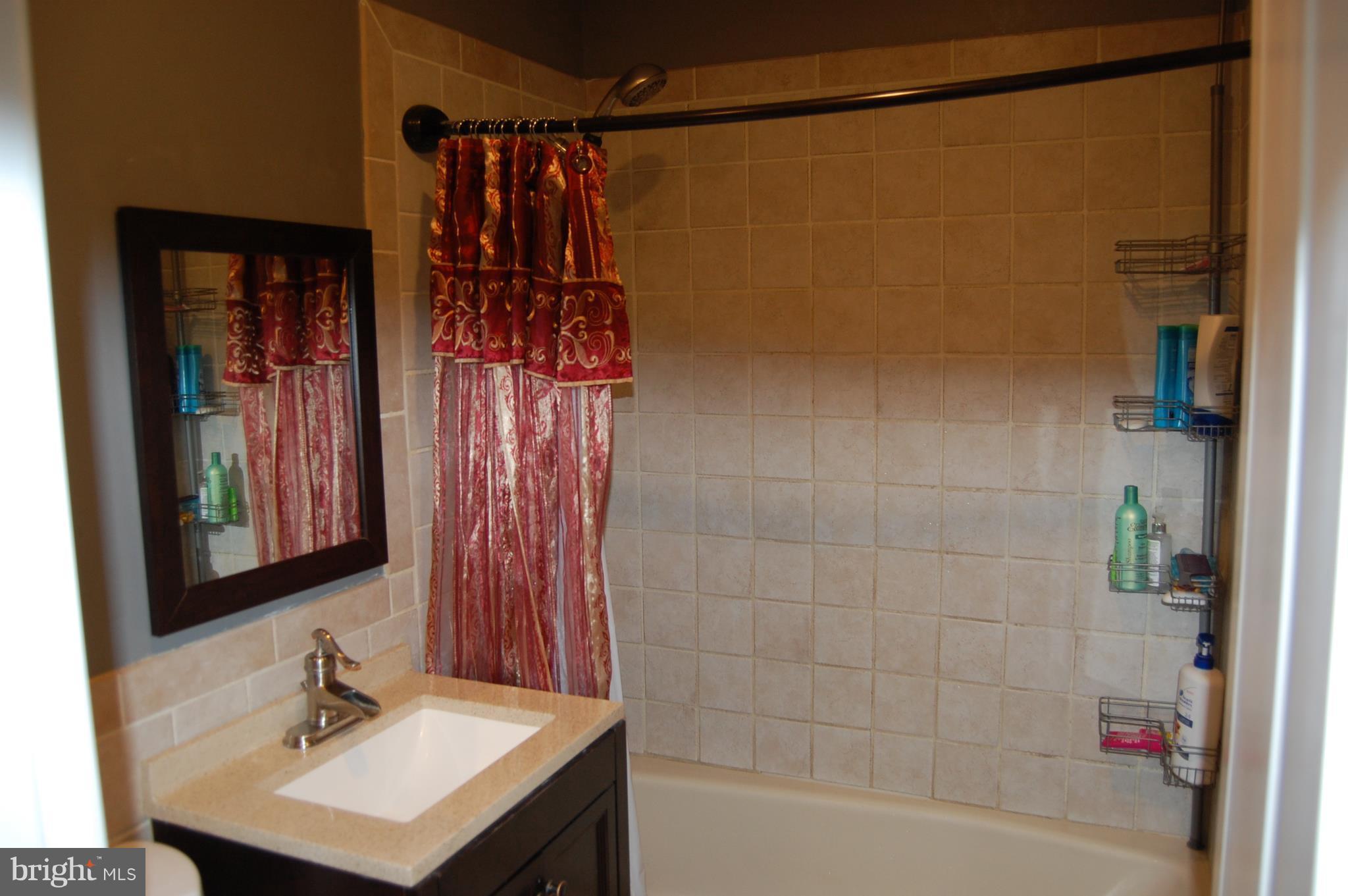 912 Lindsay Road Oxon Hill, MD 20745 - Photo 18 of 27 Bath