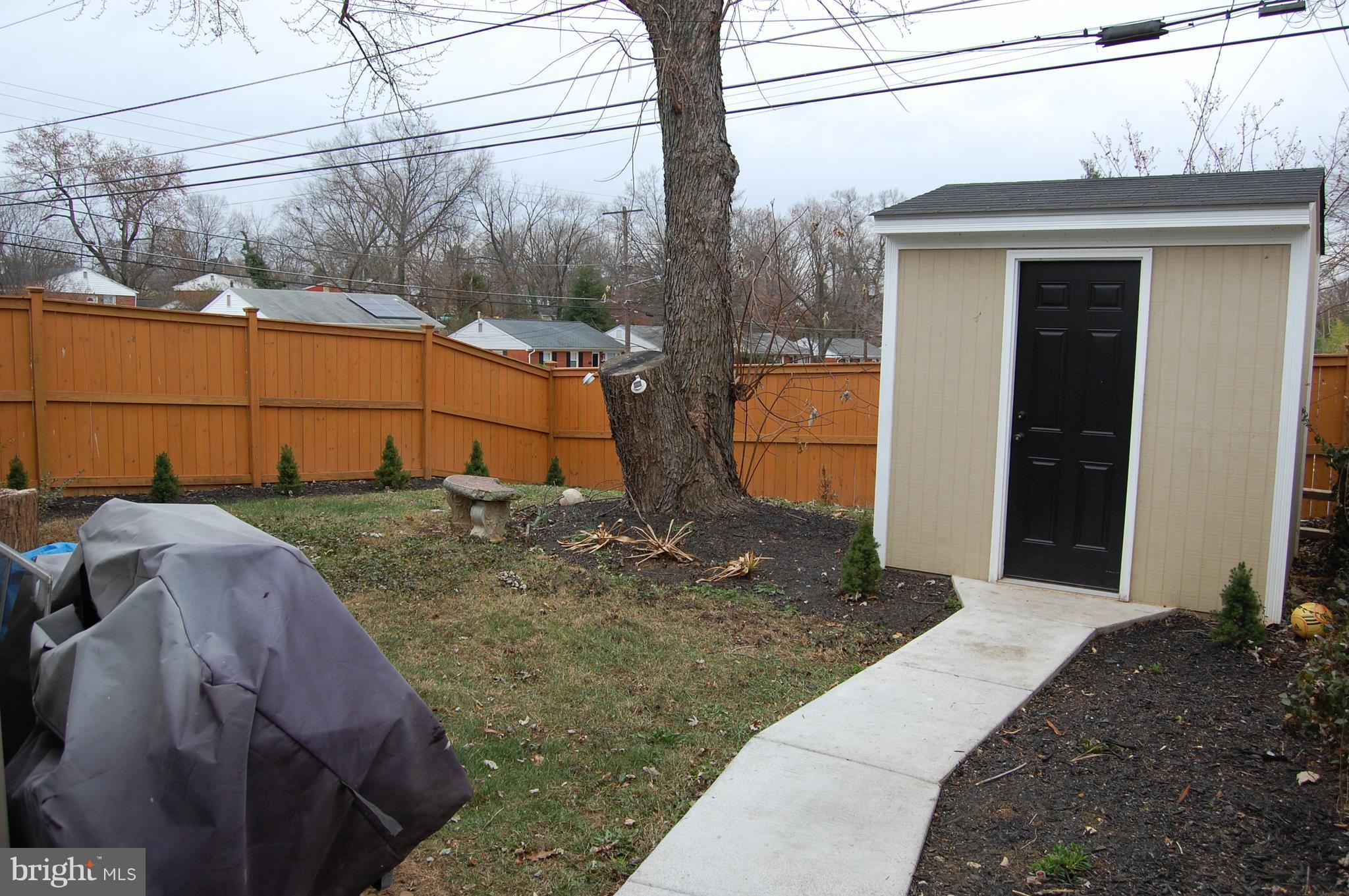 912 Lindsay Road Oxon Hill, MD 20745 - Photo 22 of 27 Garden/Storage Shed