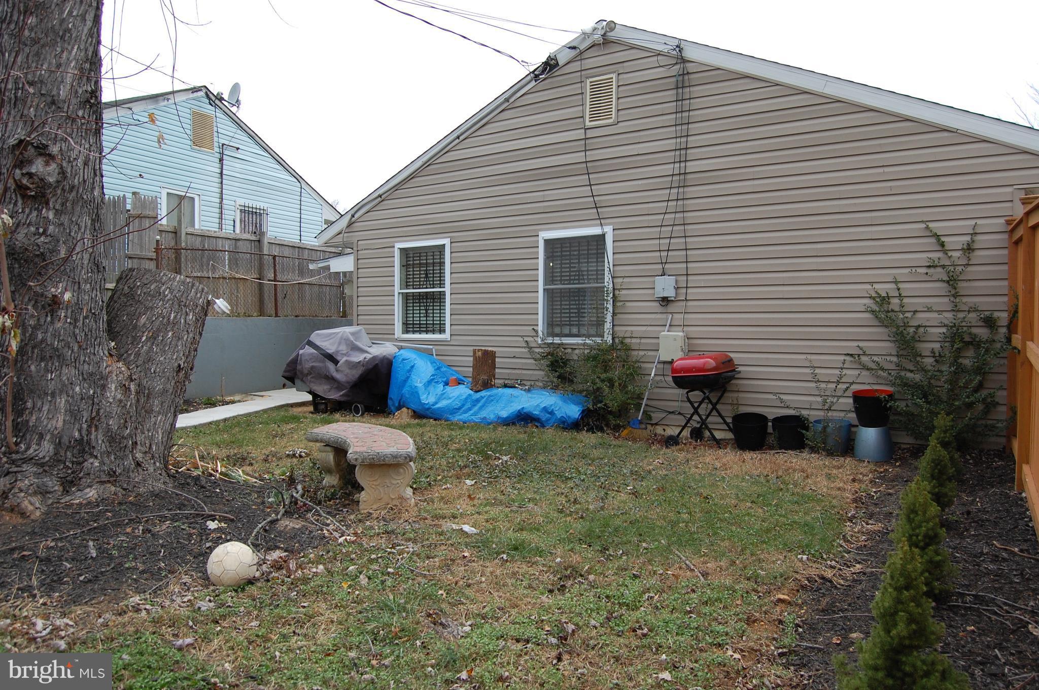 912 Lindsay Road Oxon Hill, MD 20745 - Photo 24 of 27 Garden area