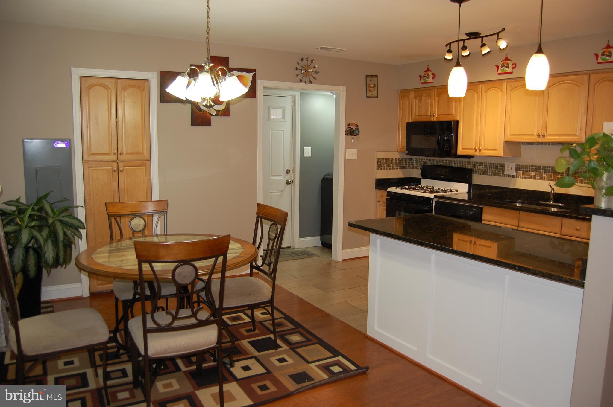 912 Lindsay Road Oxon Hill, MD 20745 - Photo 6 of 27 Dinning Area