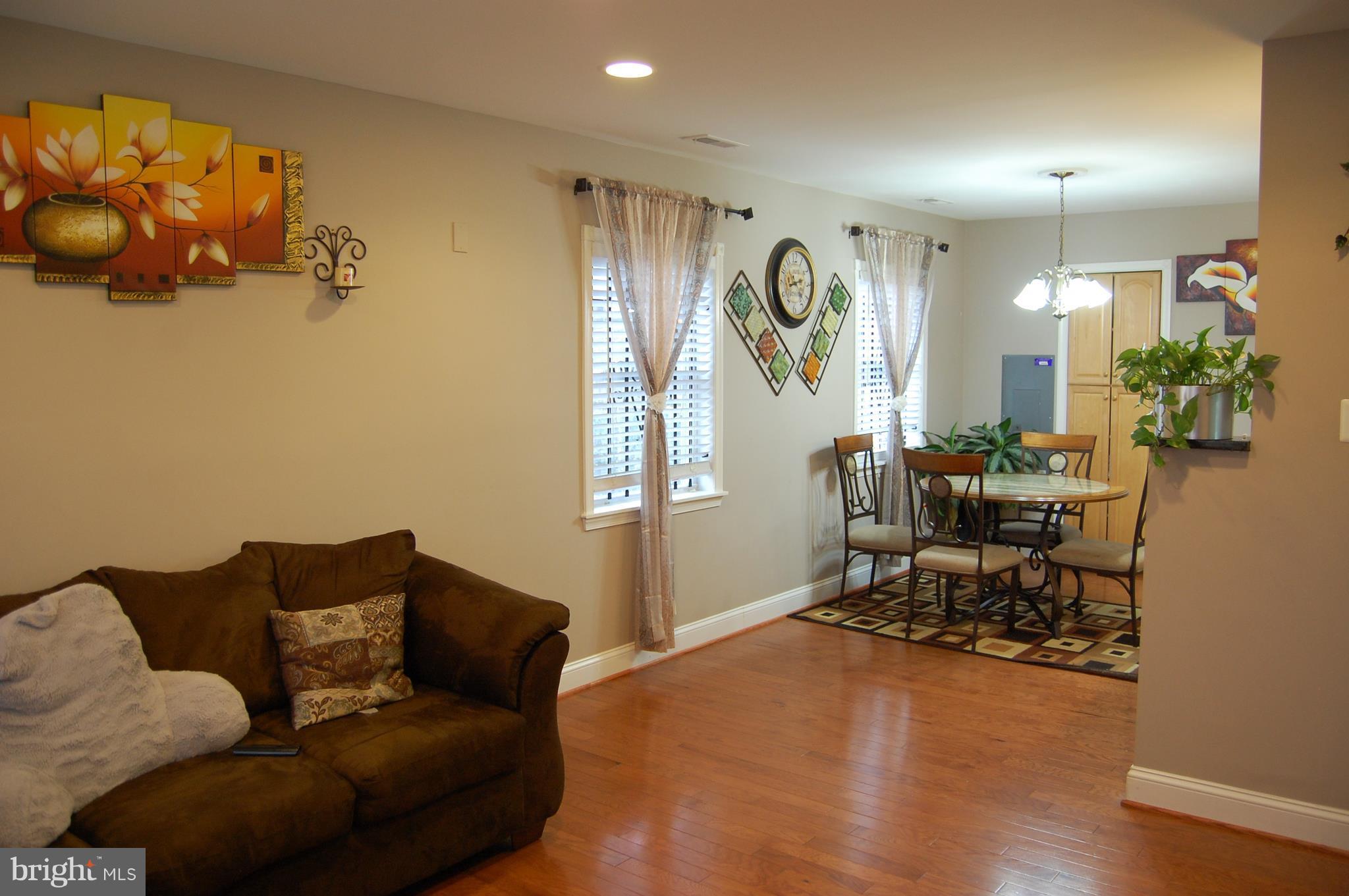 912 Lindsay Road Oxon Hill, MD 20745 - Photo 10 of 27 Family Room