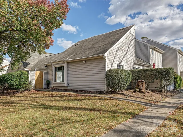 $199,999 | 1612 Hollow Drive, Charlotte, NC 28212
