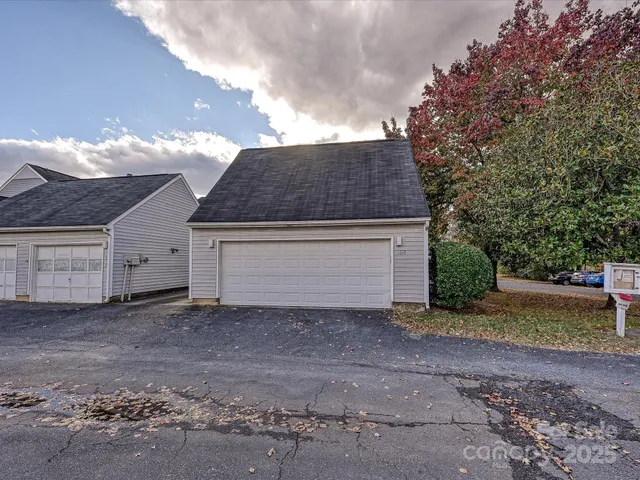 $199,999 | 1612 Hollow Drive, Charlotte, NC 28212