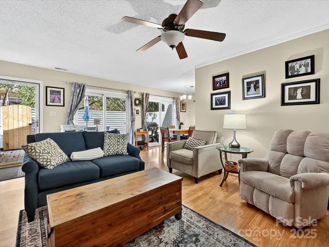 $199,999 | 1612 Hollow Drive, Charlotte, NC 28212