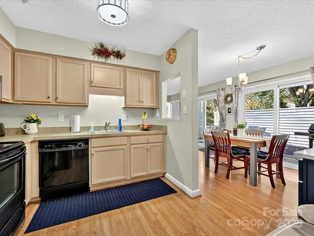 $199,999 | 1612 Hollow Drive, Charlotte, NC 28212