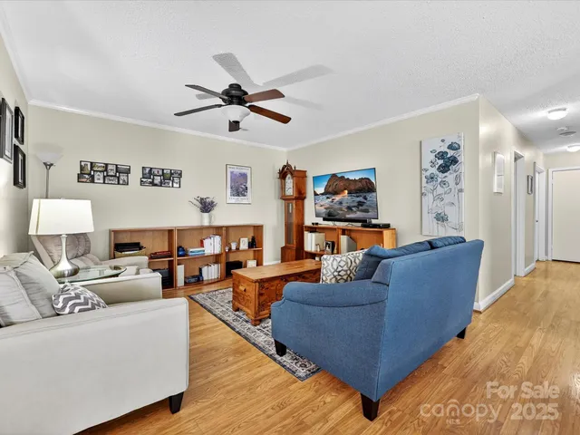 $199,999 | 1612 Hollow Drive, Charlotte, NC 28212