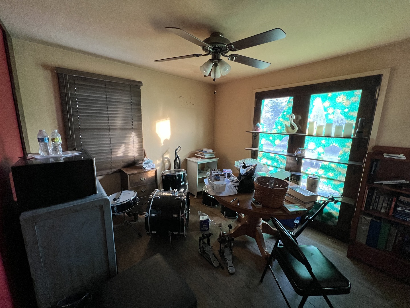 21 McCarthy Road Park Forest, IL 60466 - Photo 6 of 26 a living room with furniture and a large window