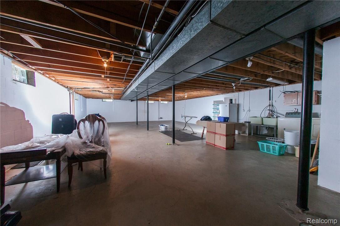 524 Chestnut Street Flushing, MI 48433 - Photo 29 of 32 L.Basement37