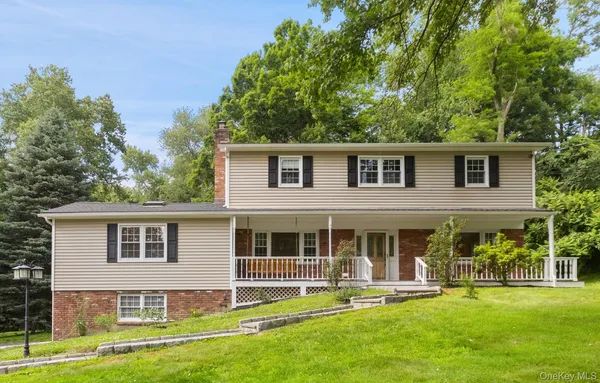 $970,000 | 2 Lalli Drive, Katonah, NY 10536