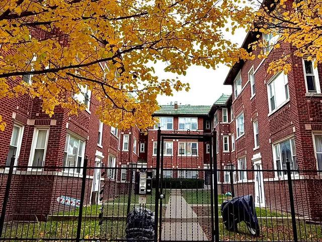 $239,500 | 4652 North St Louis Avenue, Unit 3E, Chicago, IL 60625