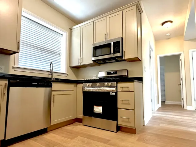 $235,000 | 4652 North St Louis Avenue, Unit 3E, Chicago, IL 60625