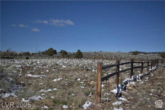 187 West Bryce Gate Circle, Unit 5 Hatch, UT 84735 - Photo 12 of 25 View of yard
