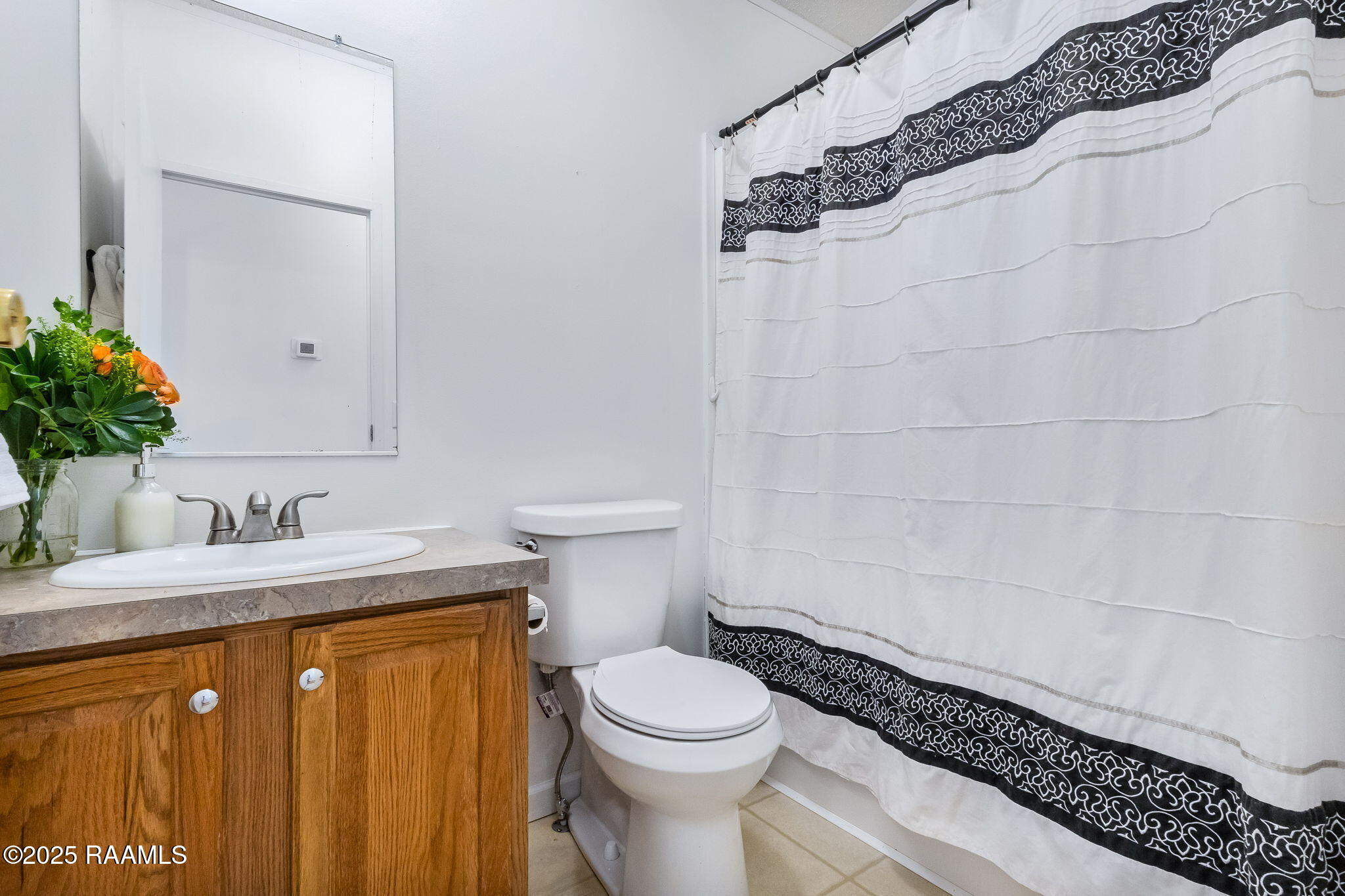 426 Cypress Road Arnaudville, LA 70512 - Photo 12 of 23 Guest Bath