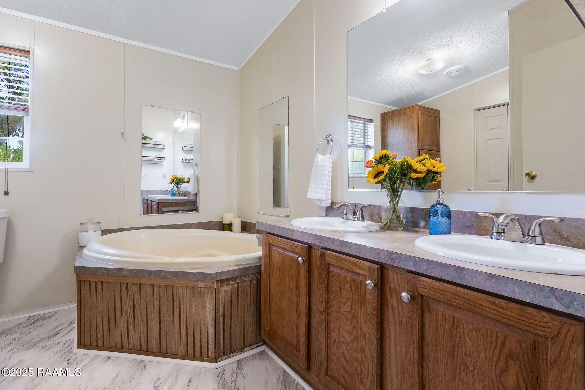 426 Cypress Road Arnaudville, LA 70512 - Photo 16 of 23 Primary Bath