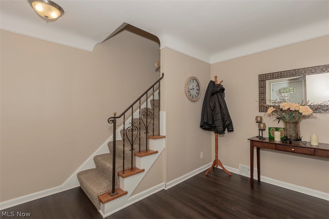 1256 Brainard Road Lyndhurst, OH 44124 - Photo 9 of 35