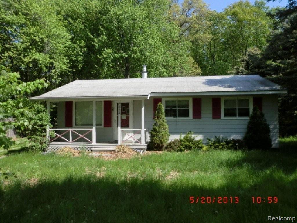 6680 Holland Road Algonac, MI 48001 - Photo 2 of 7 CIMG1813 (Medium).JPG