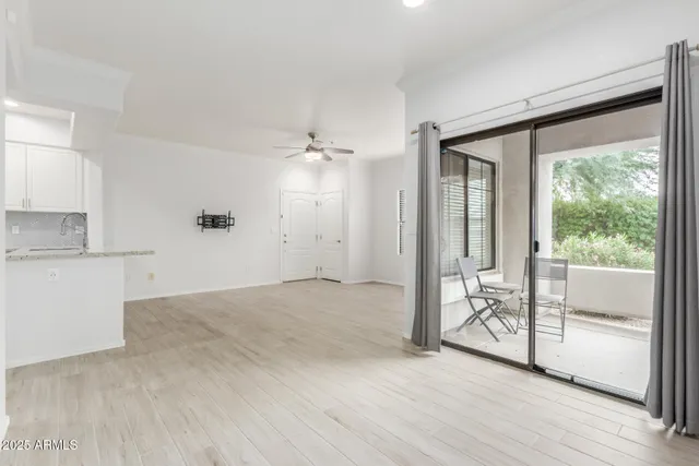 $1,900 | 295 North Rural Road, Unit 162, Chandler, AZ 85226