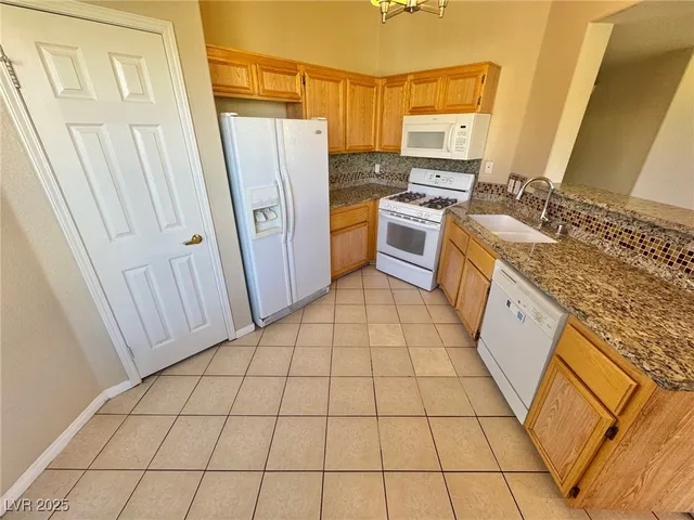 $1,695 | 10550 West Alexander Road, Unit 2145, Las Vegas, NV 89129