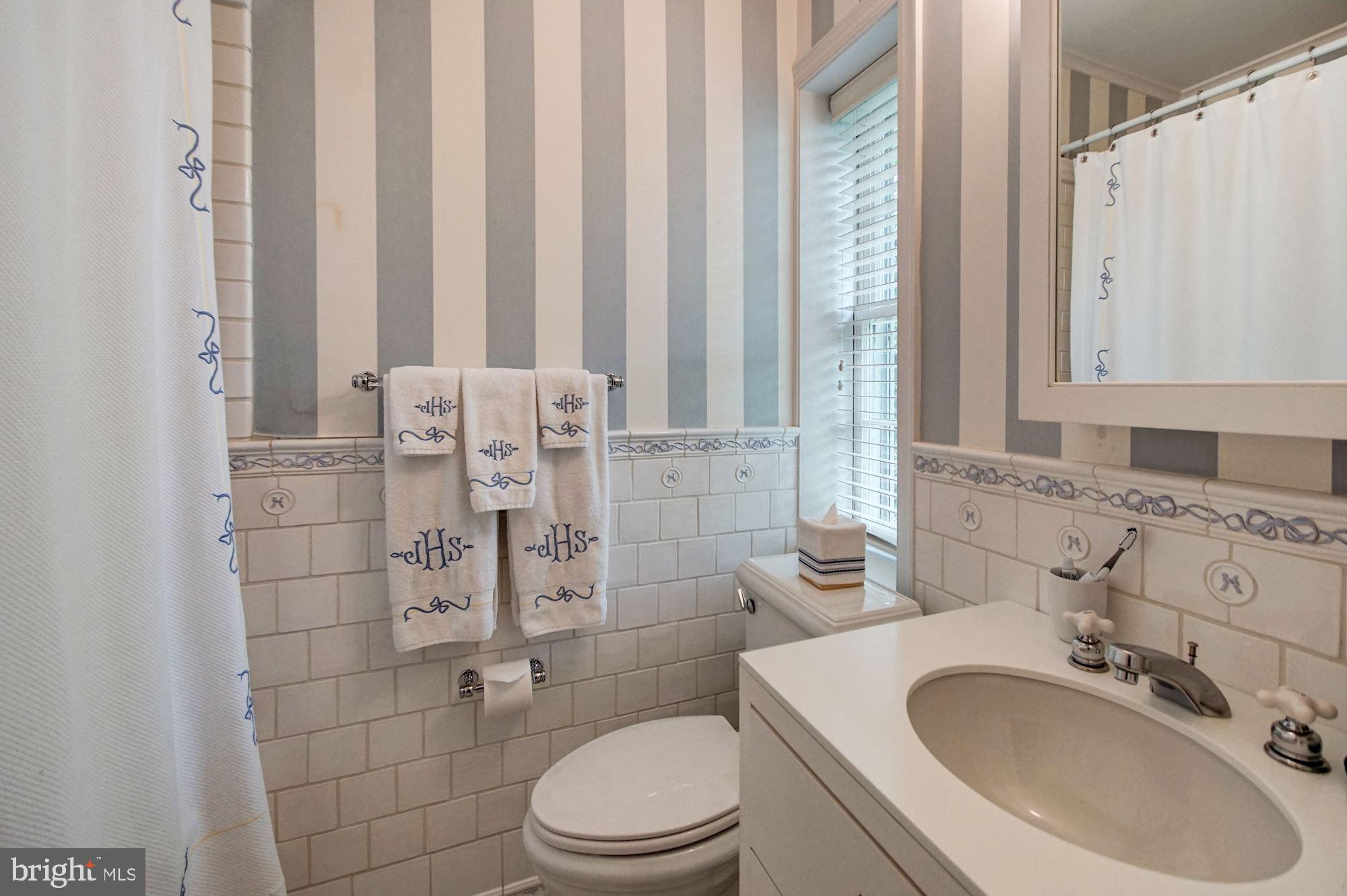 3823 Fordham Road Northwest Washington, DC 20016 - Photo 13 of 25 Bedroom #2 Bath