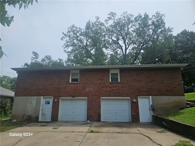 $205,000 | 104-106 South Oxford Avenue, Independence, MO 64053