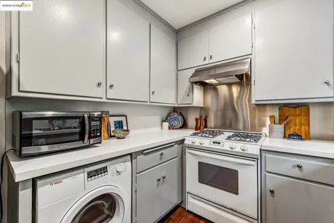 $550,000 | 2704 Le Conte Avenue, Unit 4, Berkeley, CA 94709