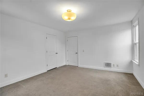 $2,895 | 5849 Broadway, Unit 8, Lancaster, NY 14086