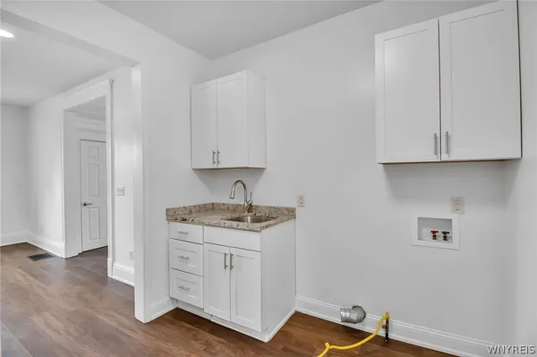 $2,895 | 5849 Broadway, Unit 8, Lancaster, NY 14086